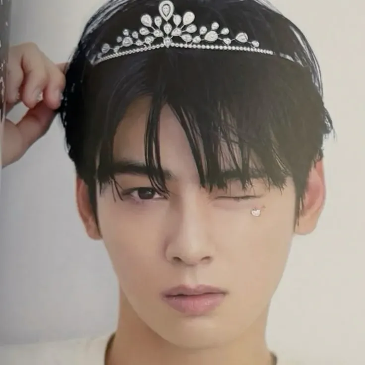 Latest photo of Cha Eunwoo