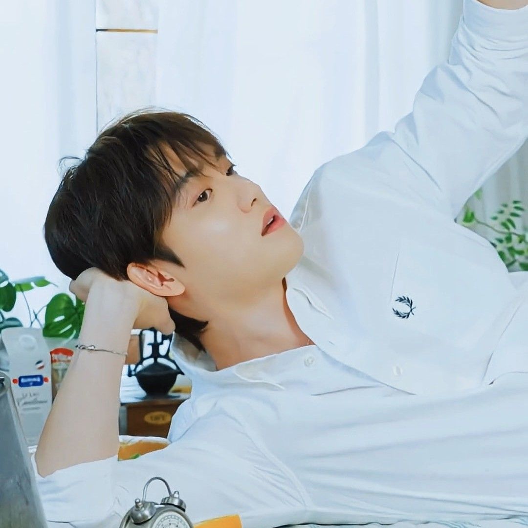 도경수 (디오)의 비하인드 컷