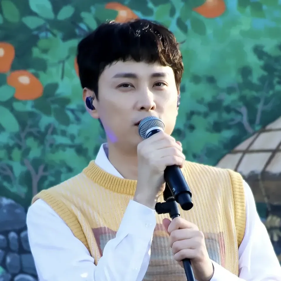 Latest photo of Min Kyunghoon