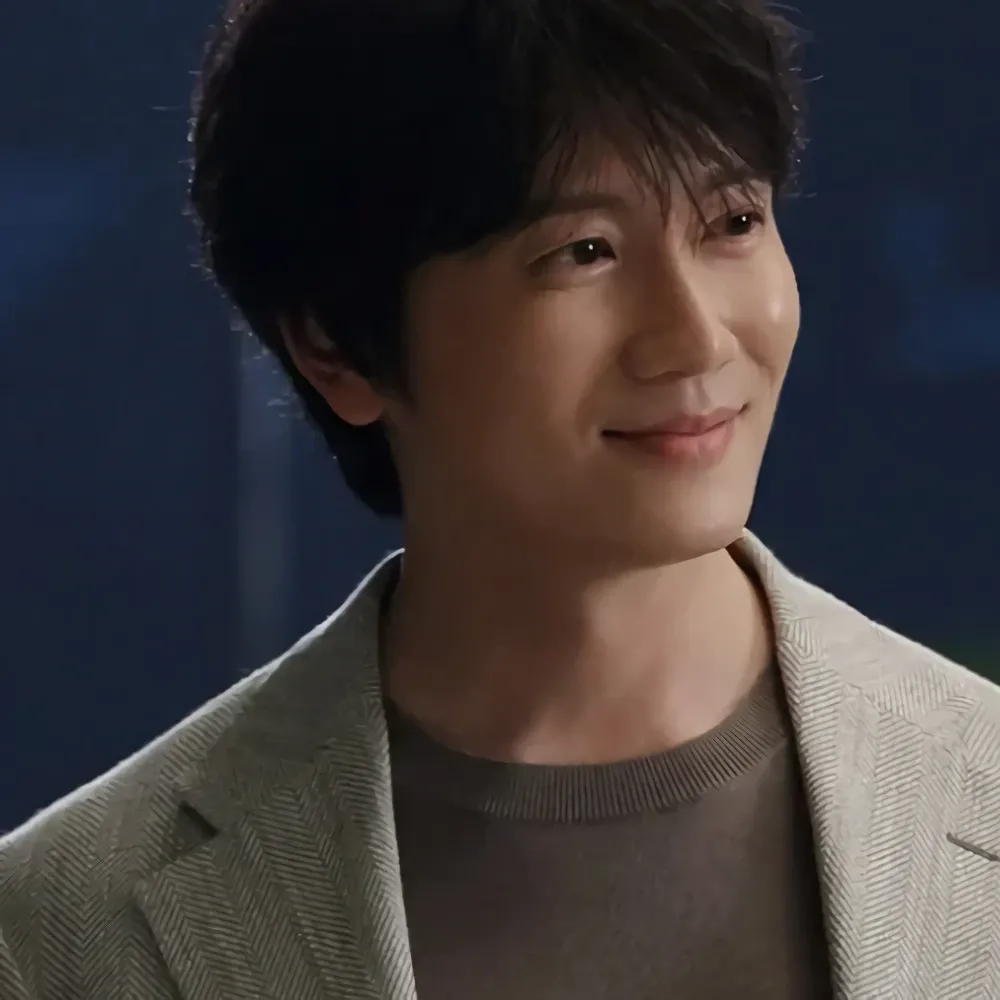 Latest photo of Ji Sung