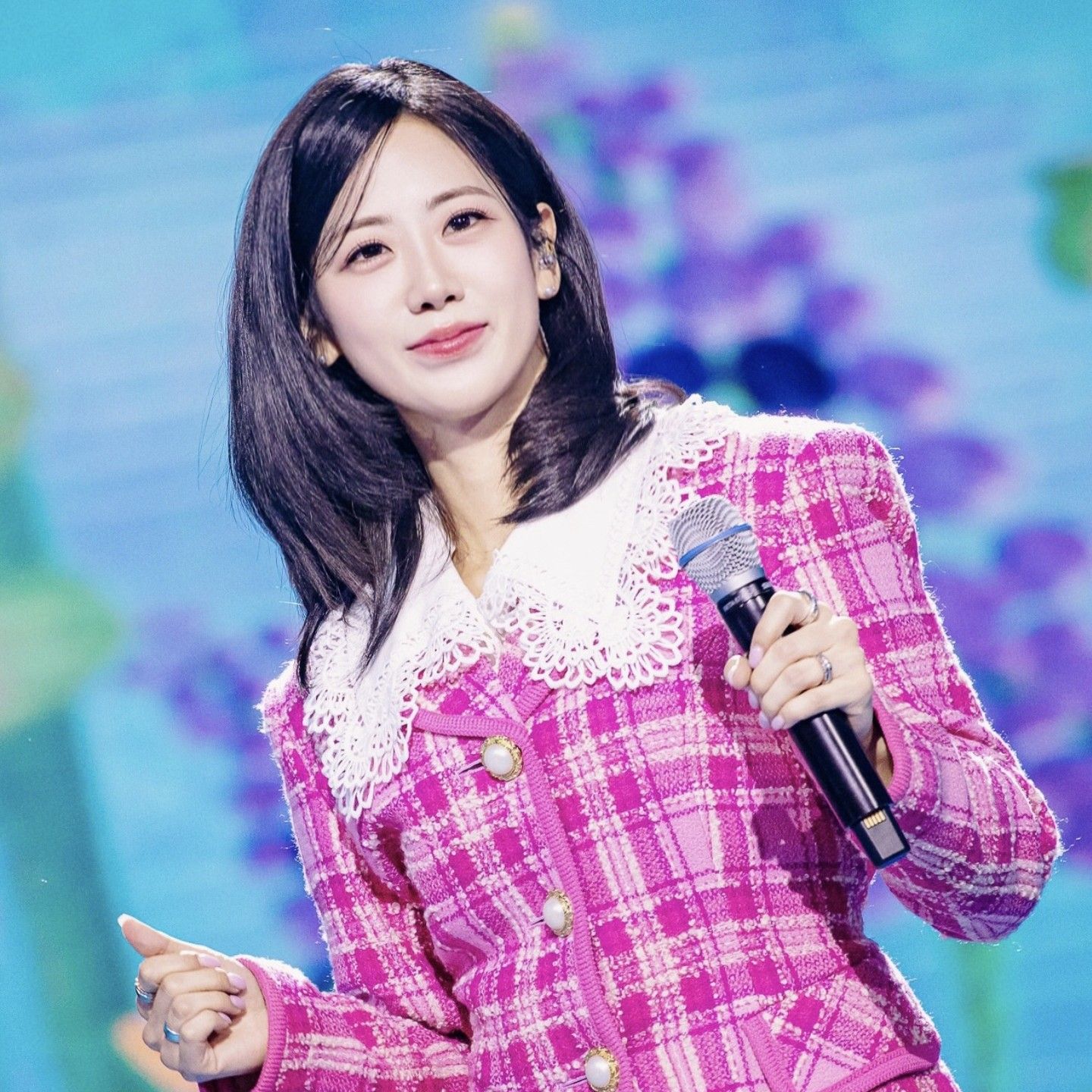 Behind-the-scenes cut of Kang Hyeyeon