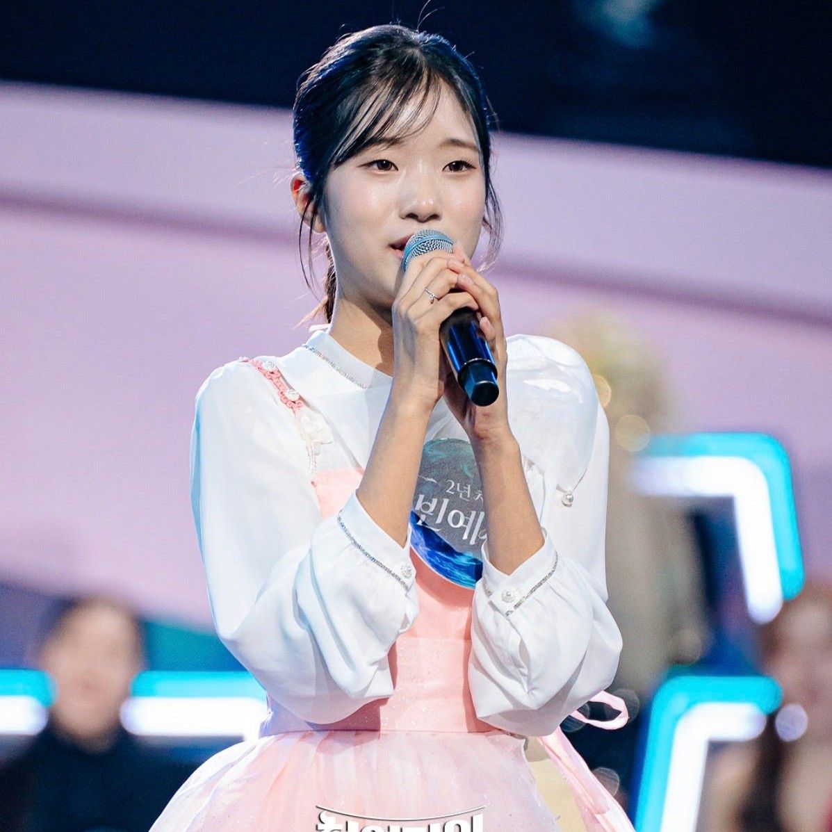 Behind-the-scenes cut of Bin Yeseo