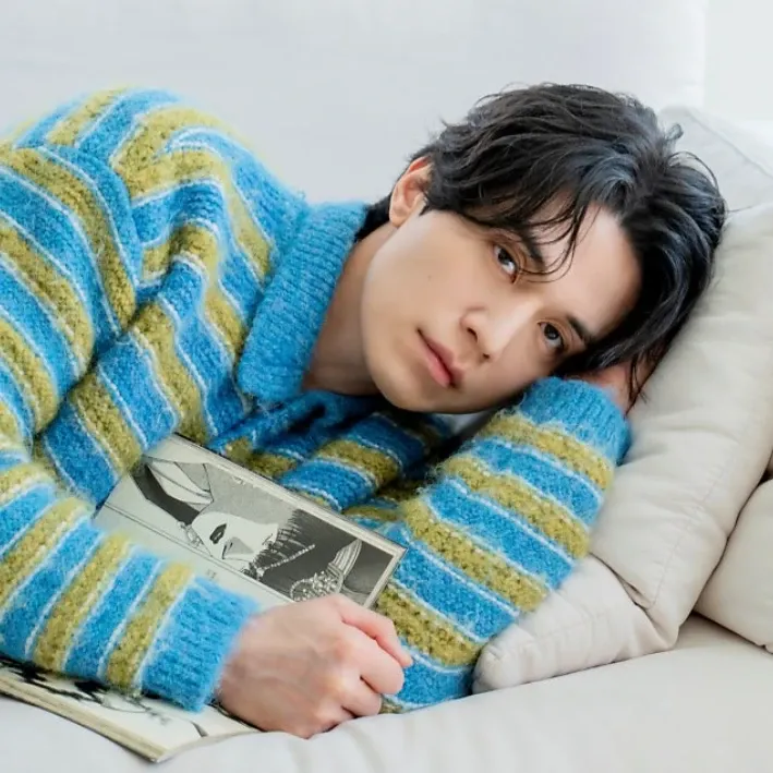 Recent activity shot of Lee Dongwook