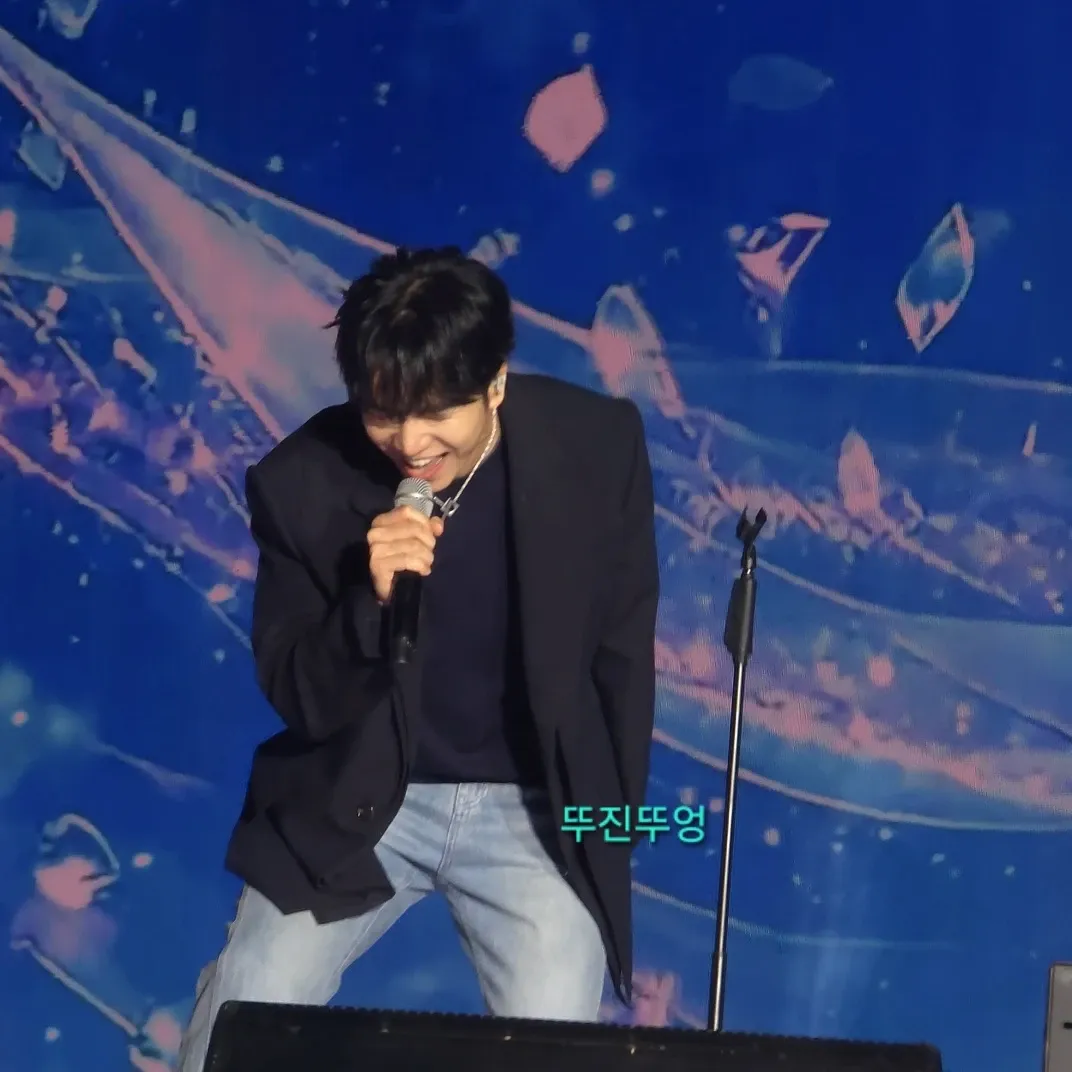 Foto terbaru dari Lee Seunggi