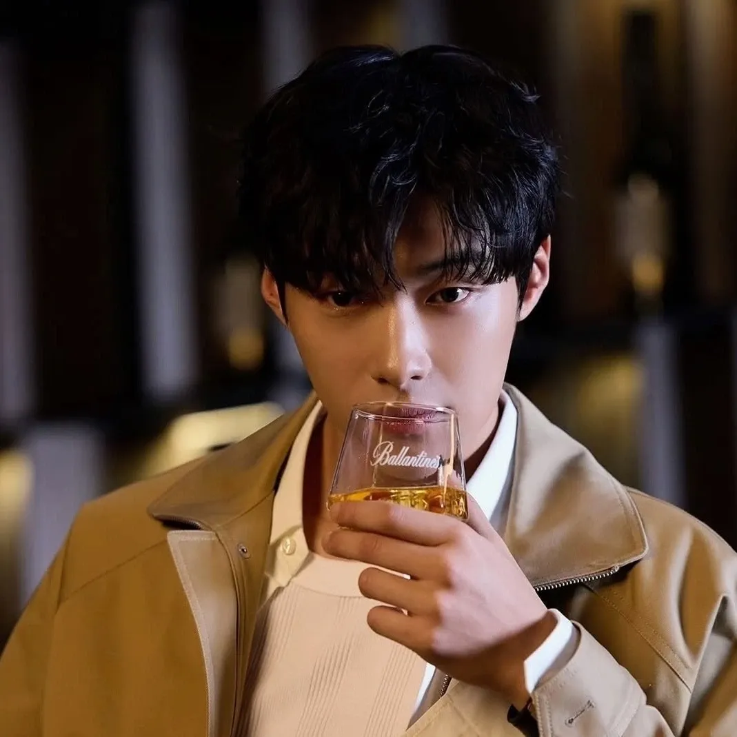 Behind-the-scenes cut of Woo Dohwan