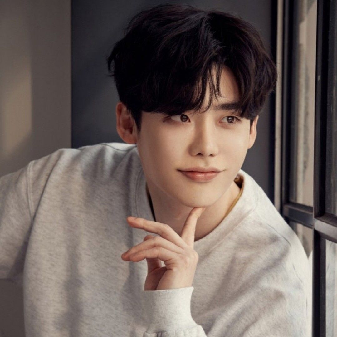 Latest photo of Lee Jongsuk