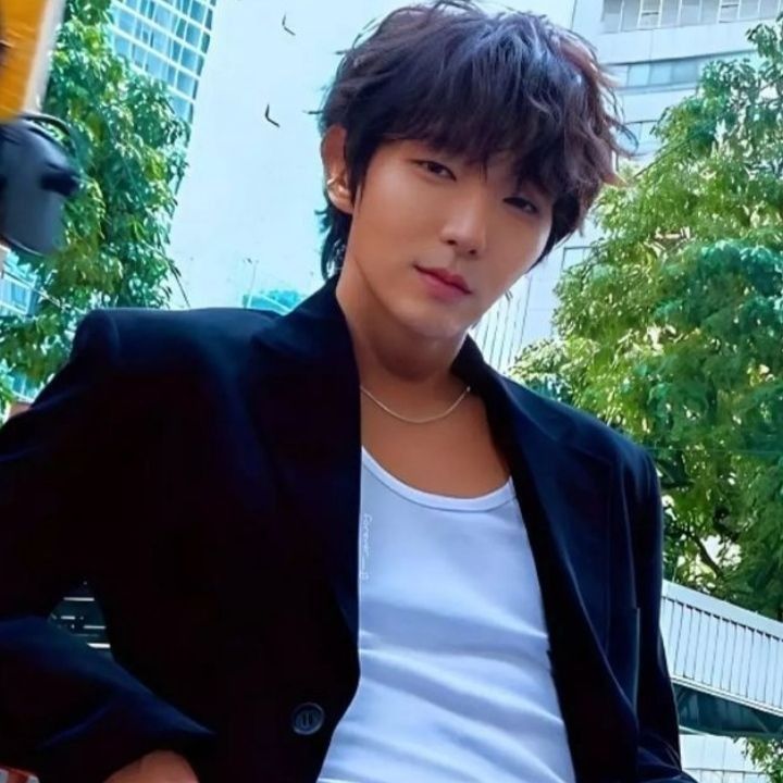 Recent activity shot of Lee Joongi