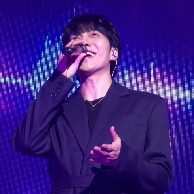 Momen yang diabadikan oleh penggemar Lee Seunggi