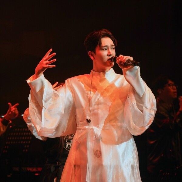 Behind-the-scenes cut of Song Minjun