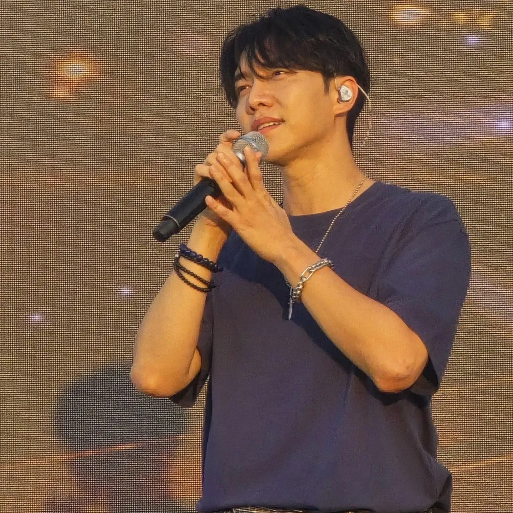 Behind-the-scenes cut of Lee Seunggi