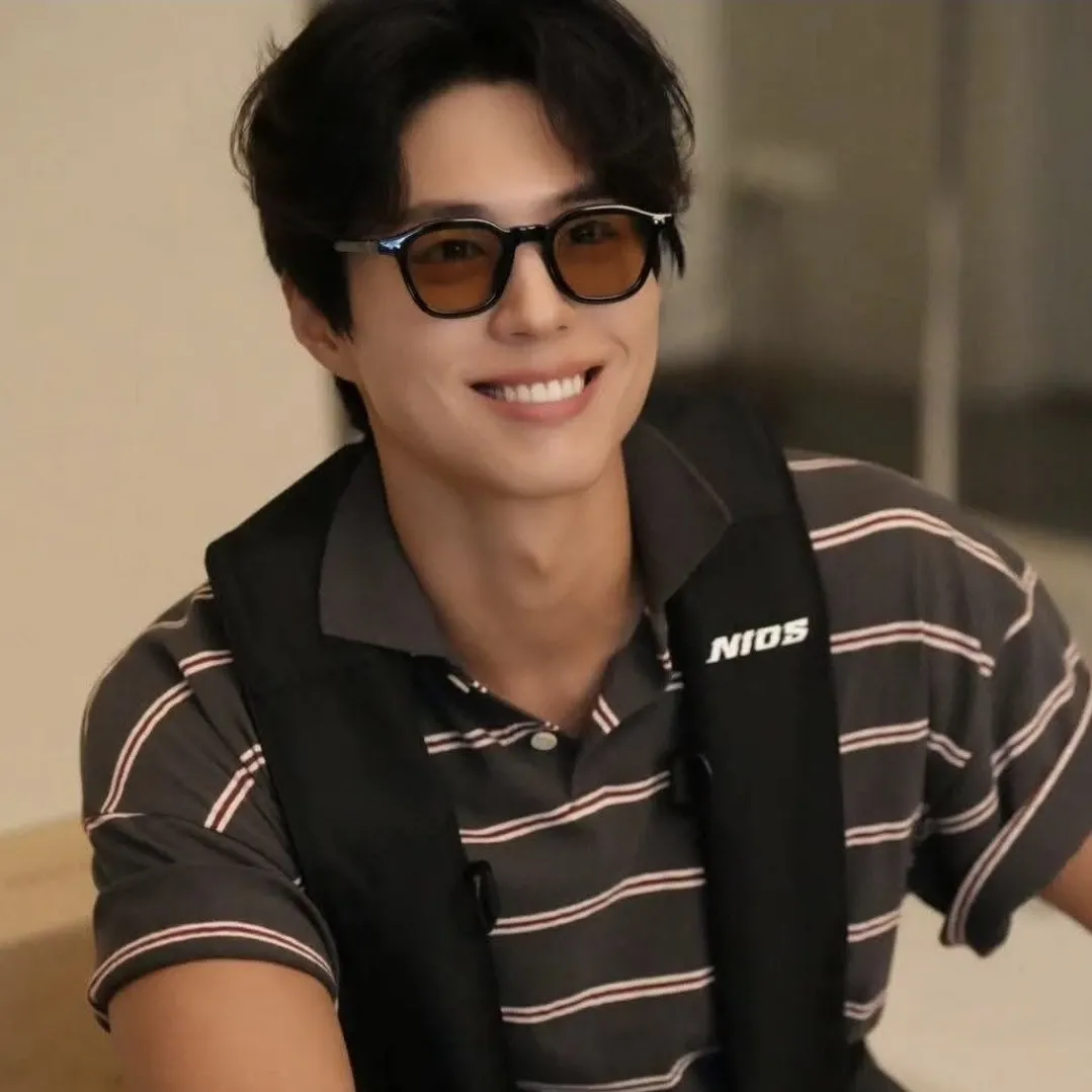 Recent activity shot of Park Bogum