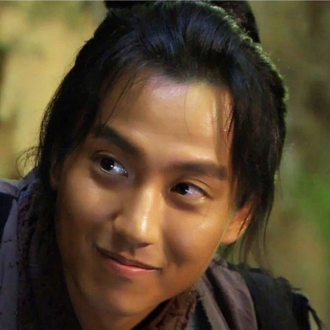 Behind-the-scenes cut of Kim Namgil