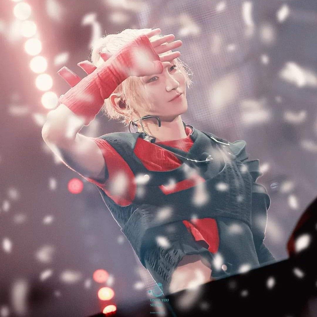 A moment captured by a fan of Key