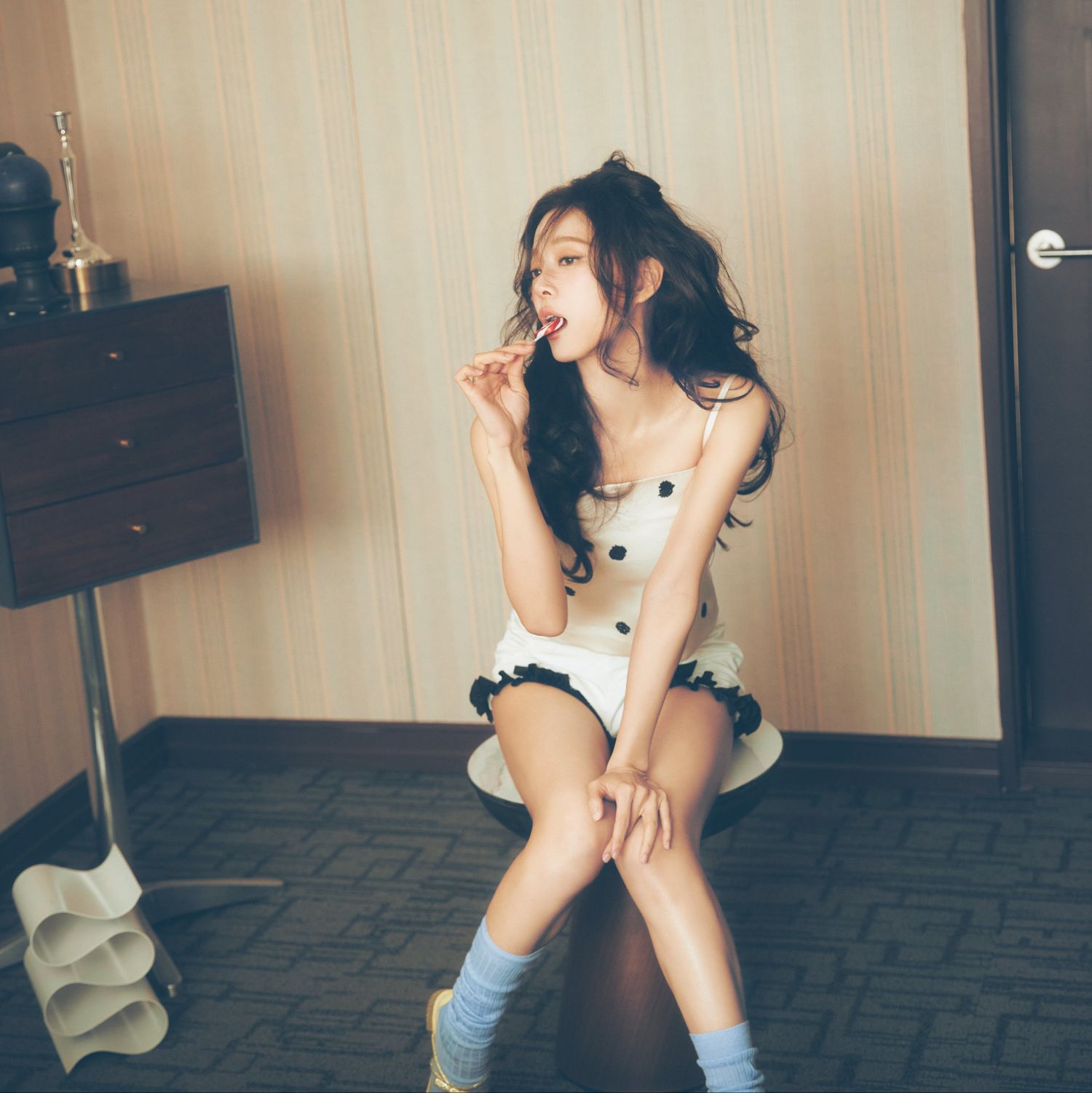 Behind-the-scenes cut of Kim Sejeong