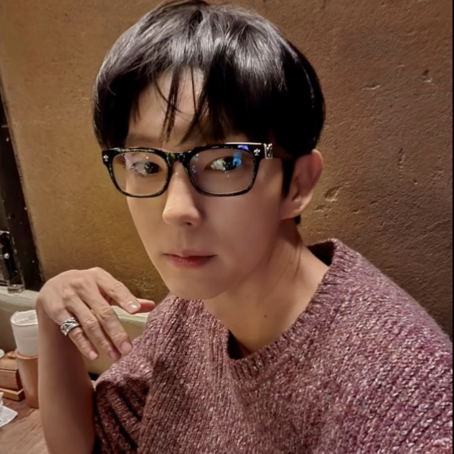 Behind-the-scenes cut of Lee Joongi