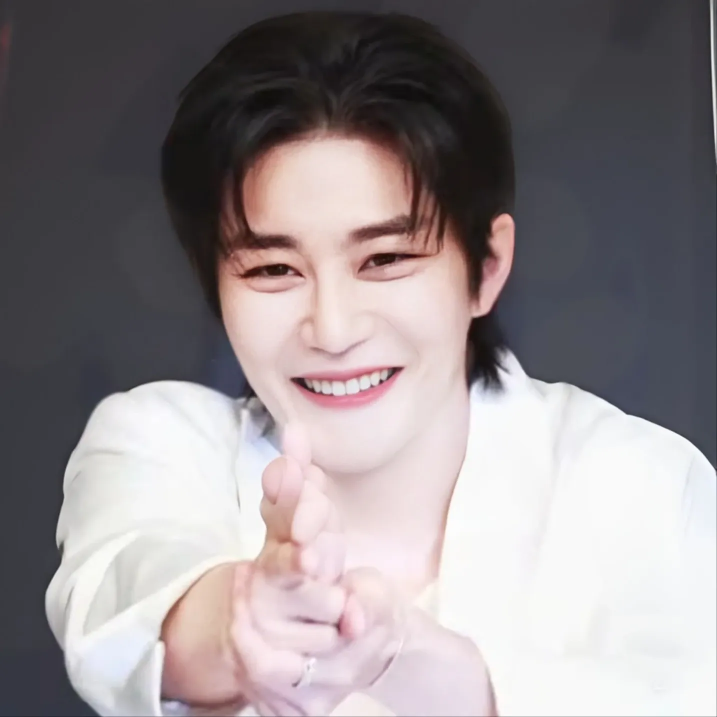 Behind-the-scenes cut of Kim Jaeyoung