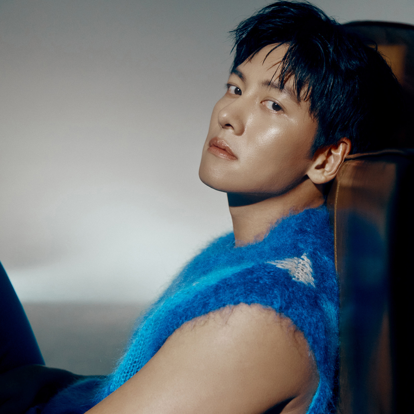 Behind-the-scenes cut of Ji Changwook