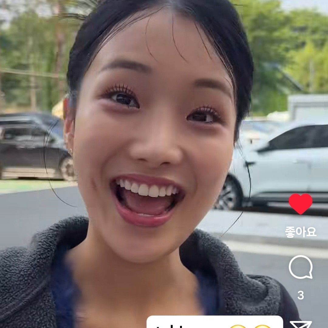 Behind-the-scenes cut of Kim Soyeon (2004)