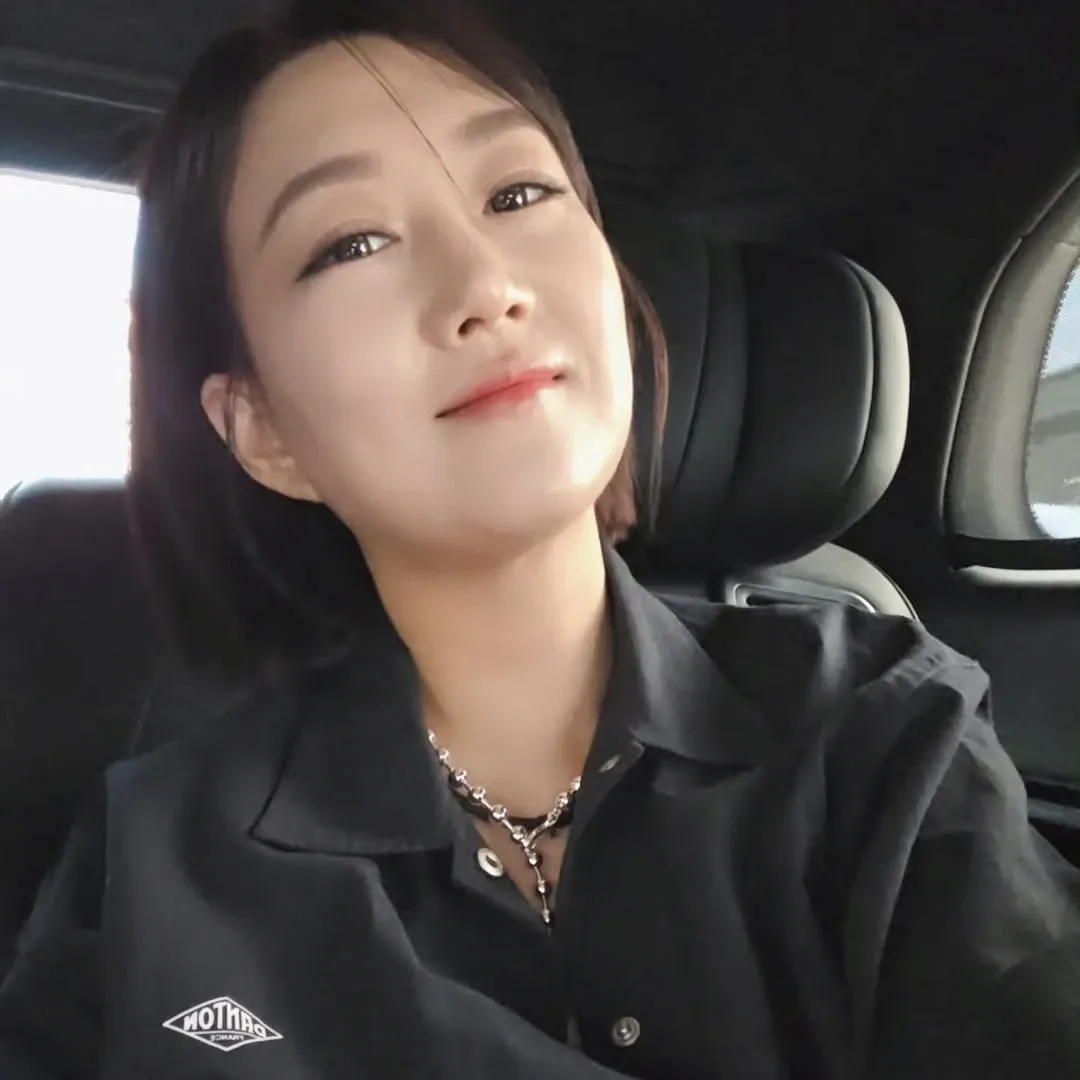 Behind-the-scenes cut of Jang Yoonjeong