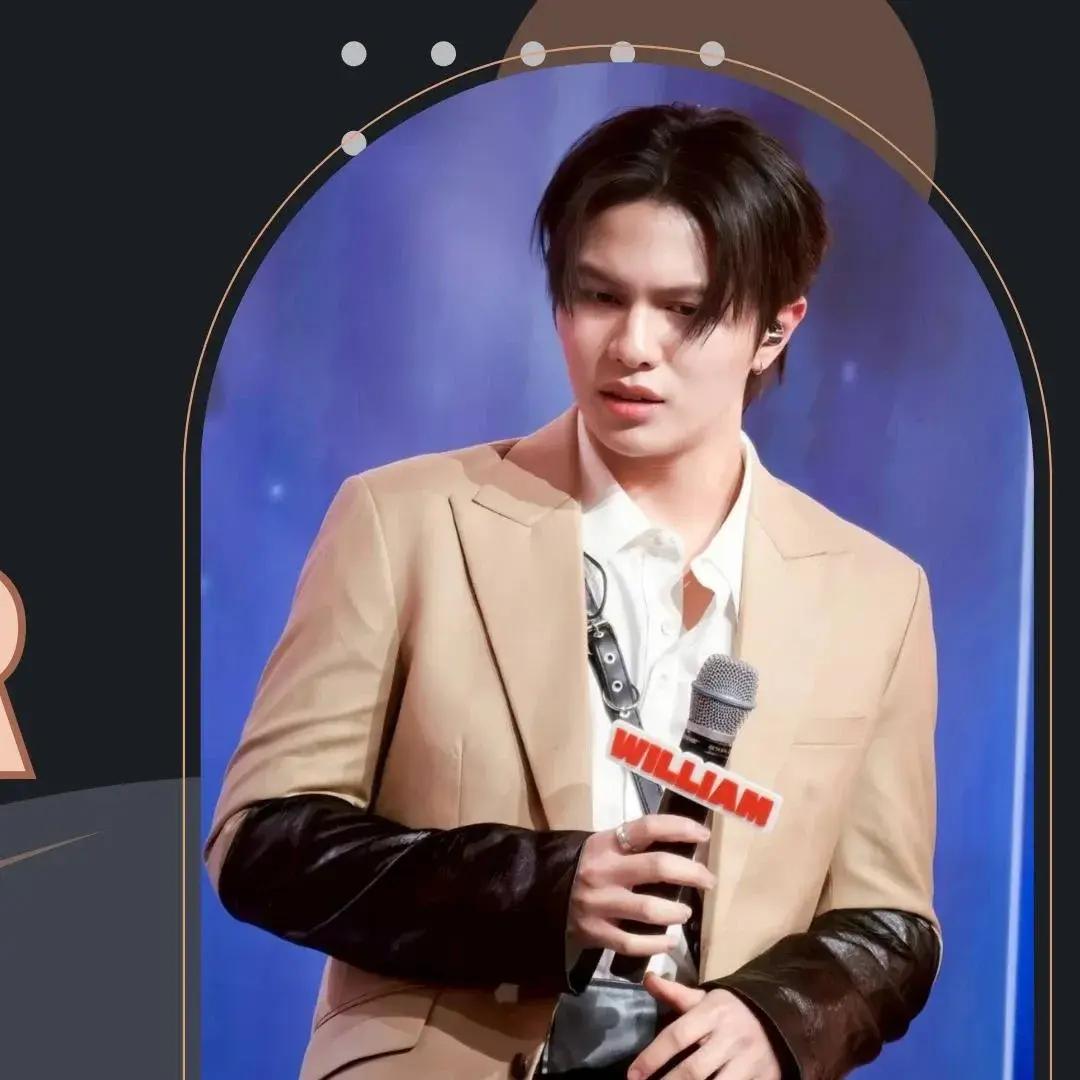 A moment captured by a fan of William Jakrapatr Kaewpanpong