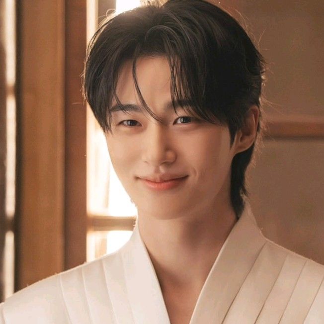 边佑锡的近期活动照