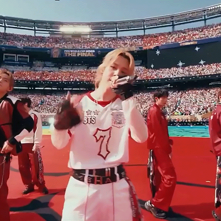 A moment captured by a fan of Ha Jimin