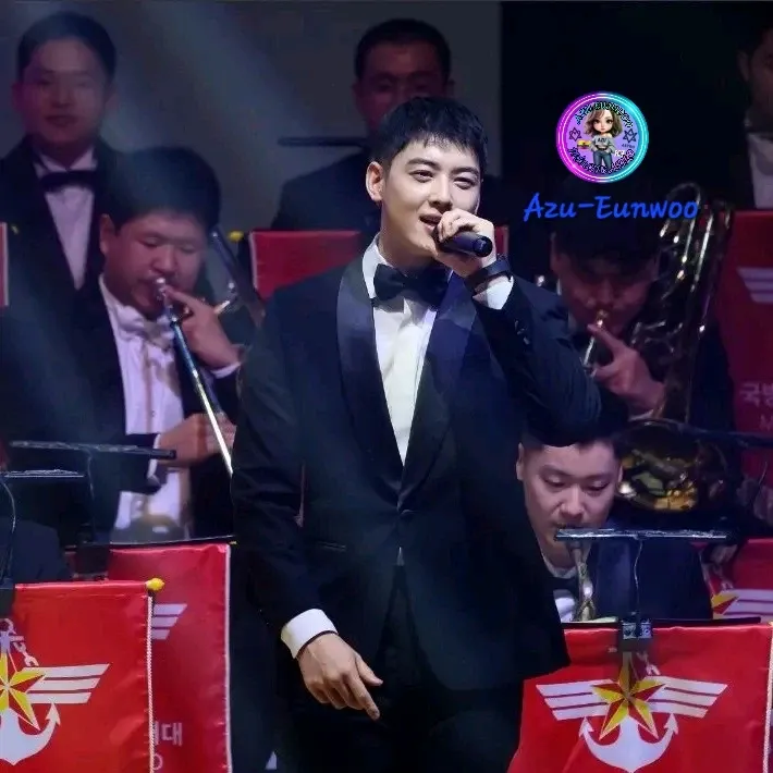 Recent activity shot of Cha Eunwoo