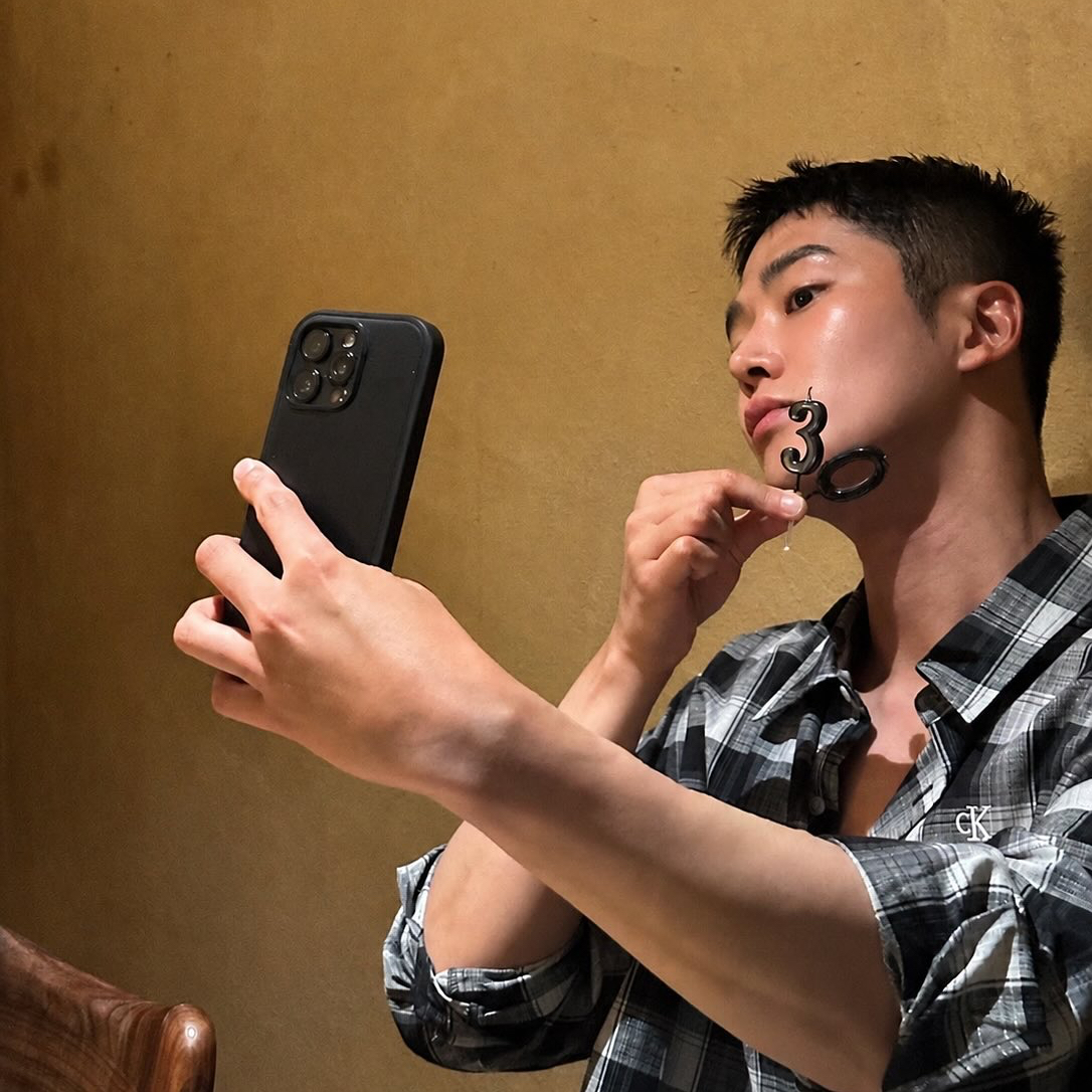 Momen yang diabadikan oleh penggemar Rowoon
