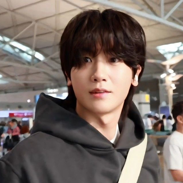 Latest photo of Park Hyungsik