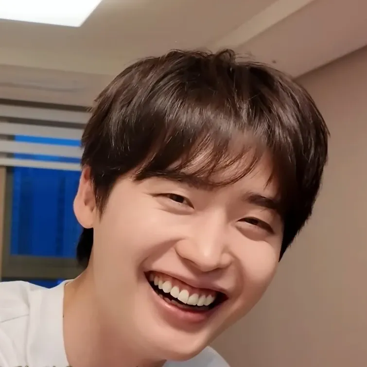 Latest photo of Lee Jongsuk