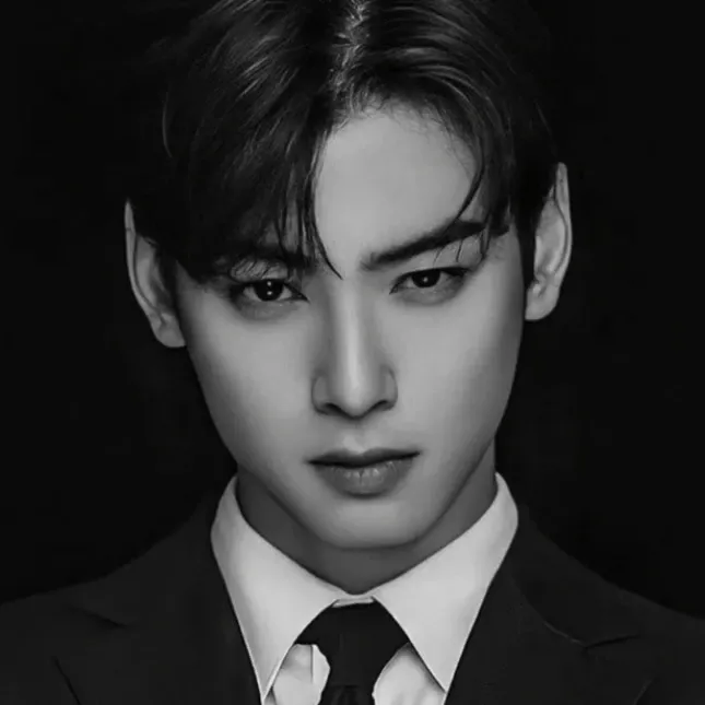 Latest photo of Cha Eunwoo