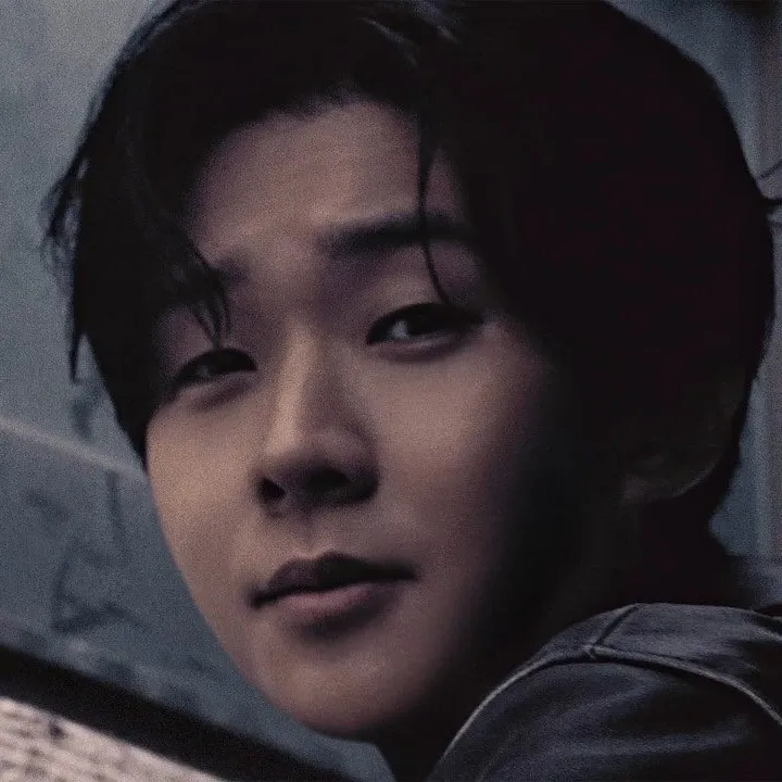 A moment captured by a fan of Choi Wooshik