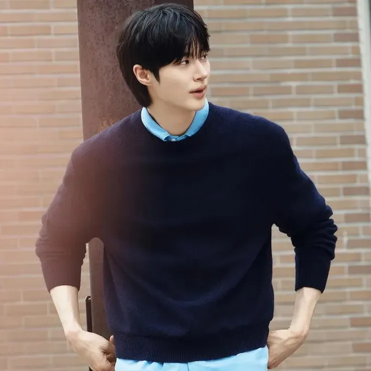 Latest photo of Byeon Wooseok