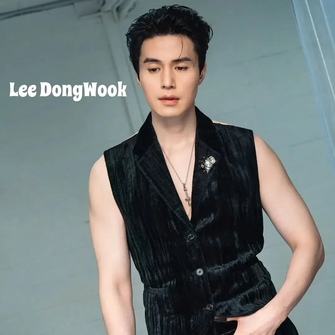 A moment captured by a fan of Lee Dongwook