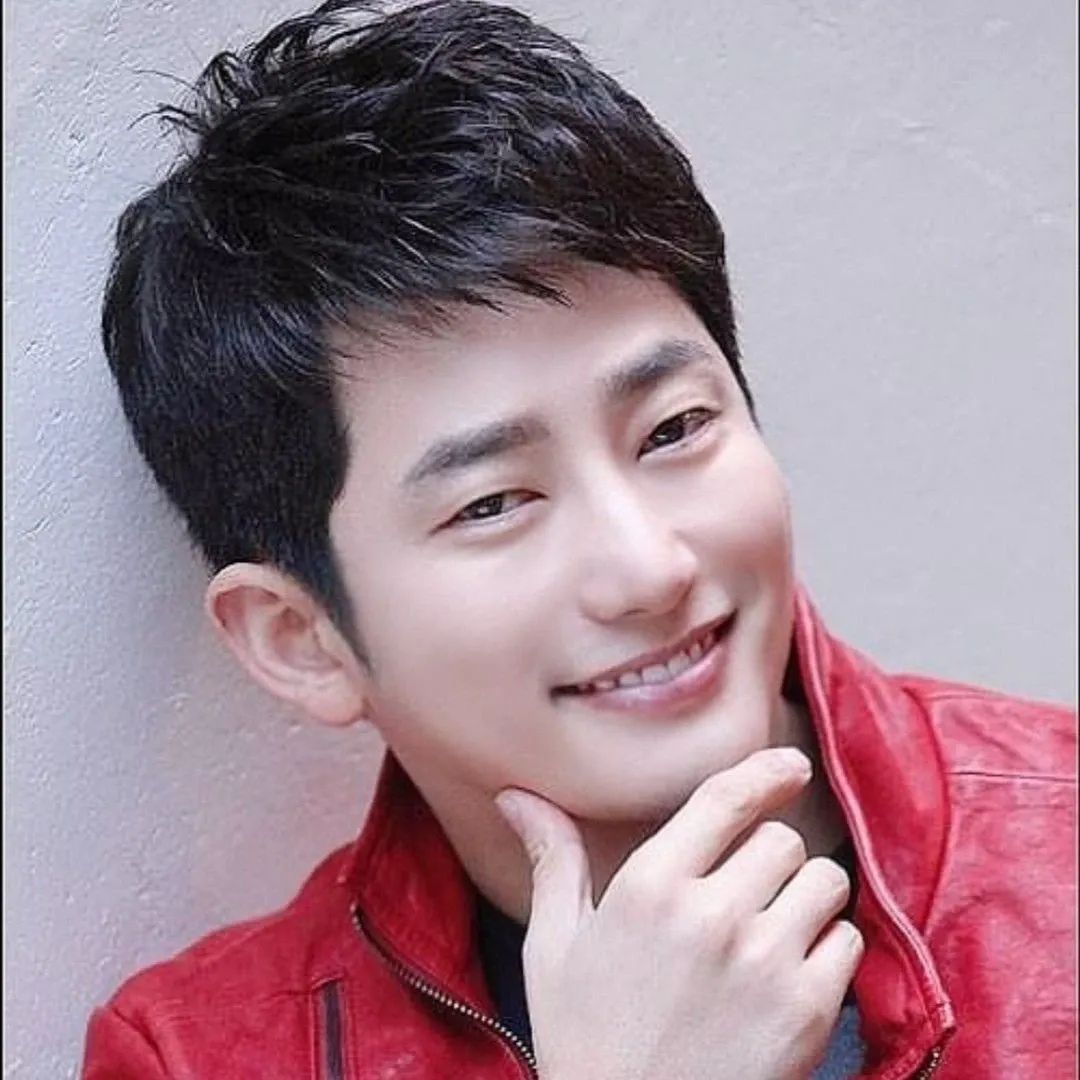 Recent activity shot of Park Sihoo