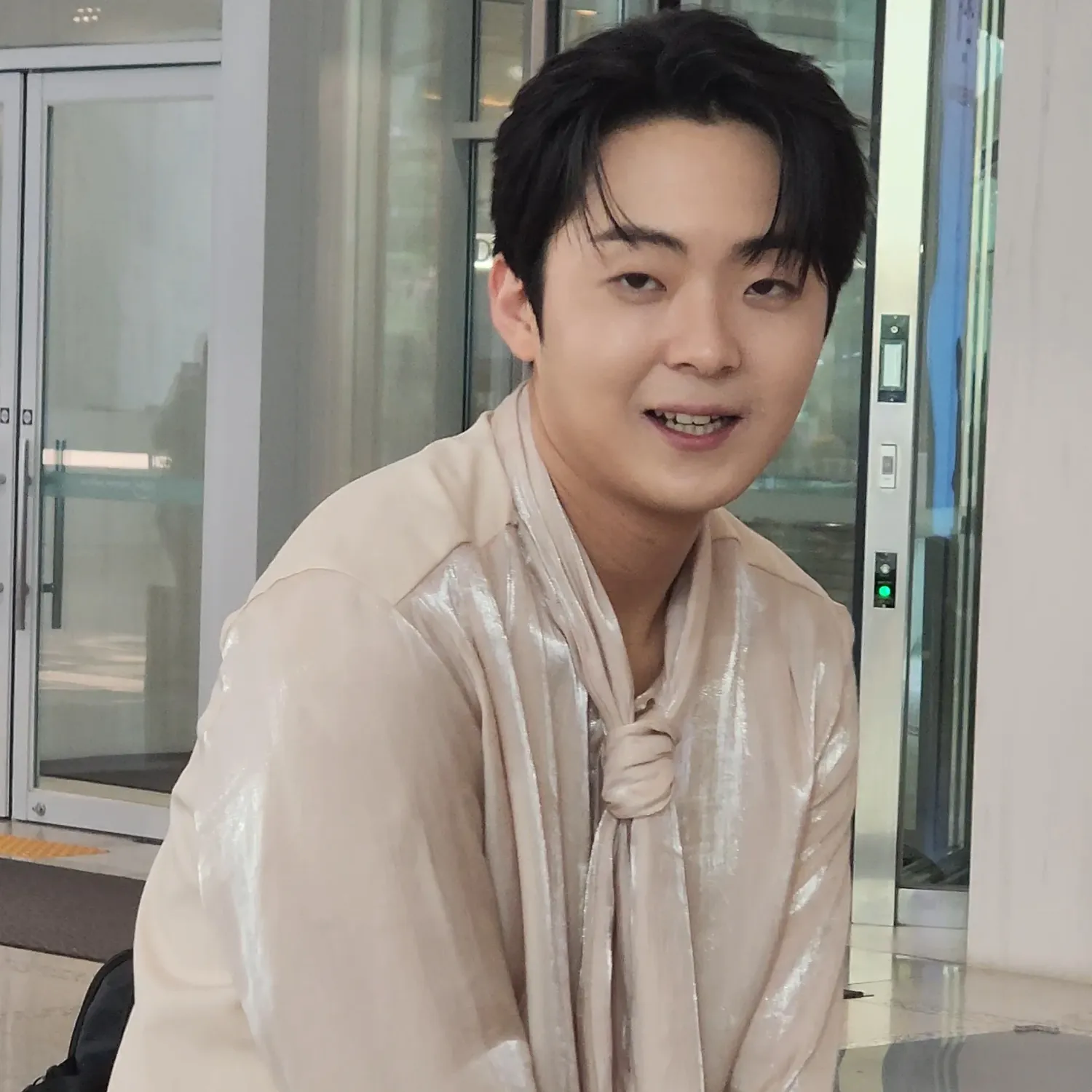 Behind-the-scenes cut of Park Minsu