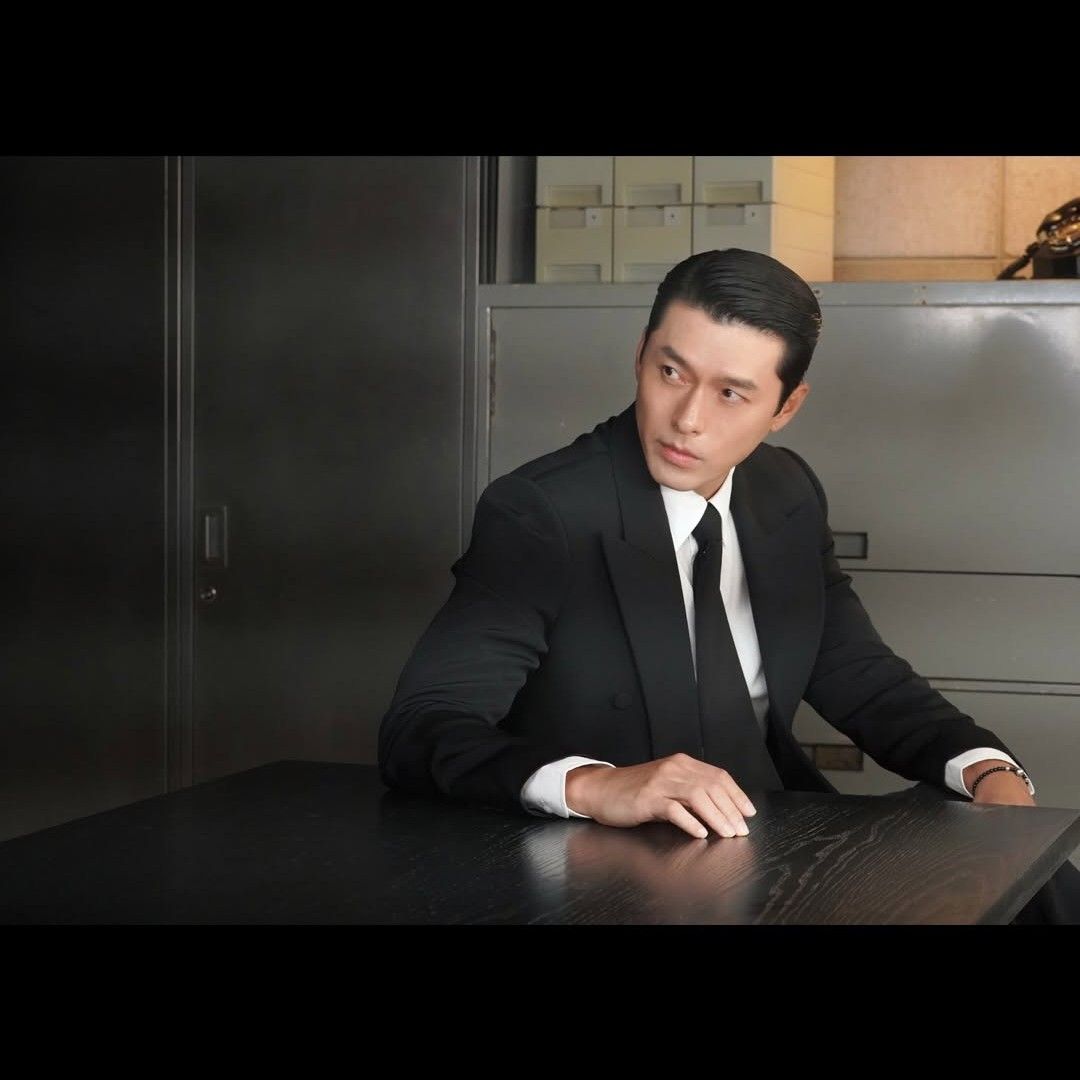 Behind-the-scenes cut of Hyun Bin