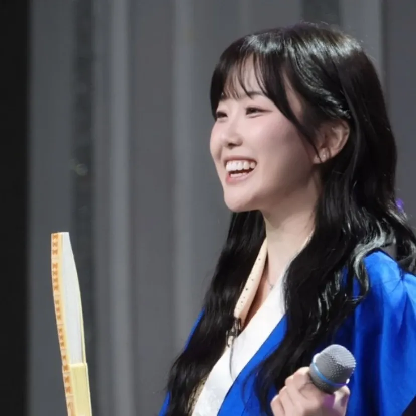 A moment captured by a fan of Hong Seongyun