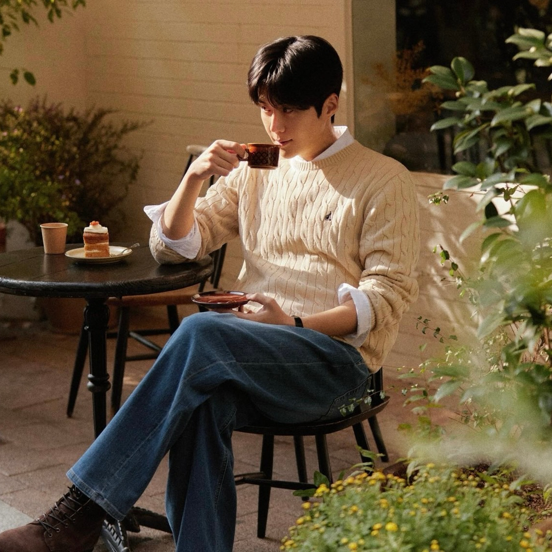 Behind-the-scenes cut of Kim Seonho