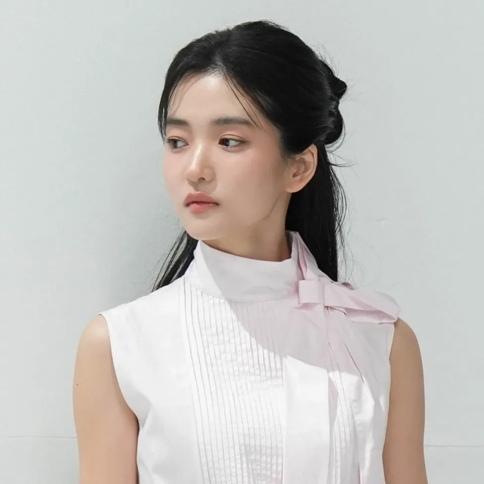 Behind-the-scenes cut of Kim Taeri