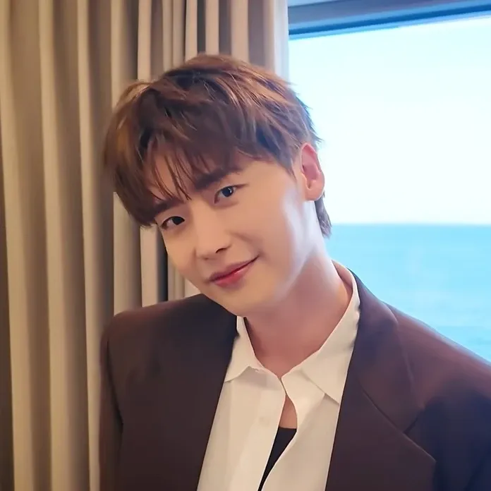 Behind-the-scenes cut of Lee Jongsuk