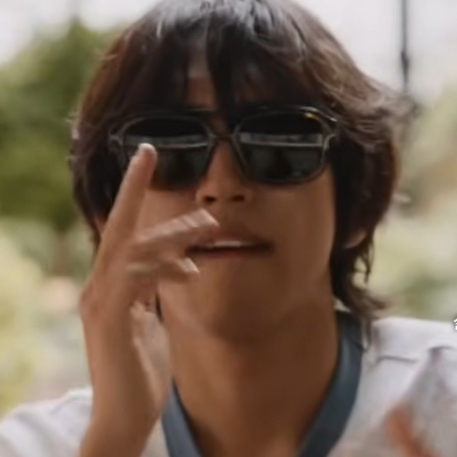 Behind-the-scenes cut of Lee Seungyoon