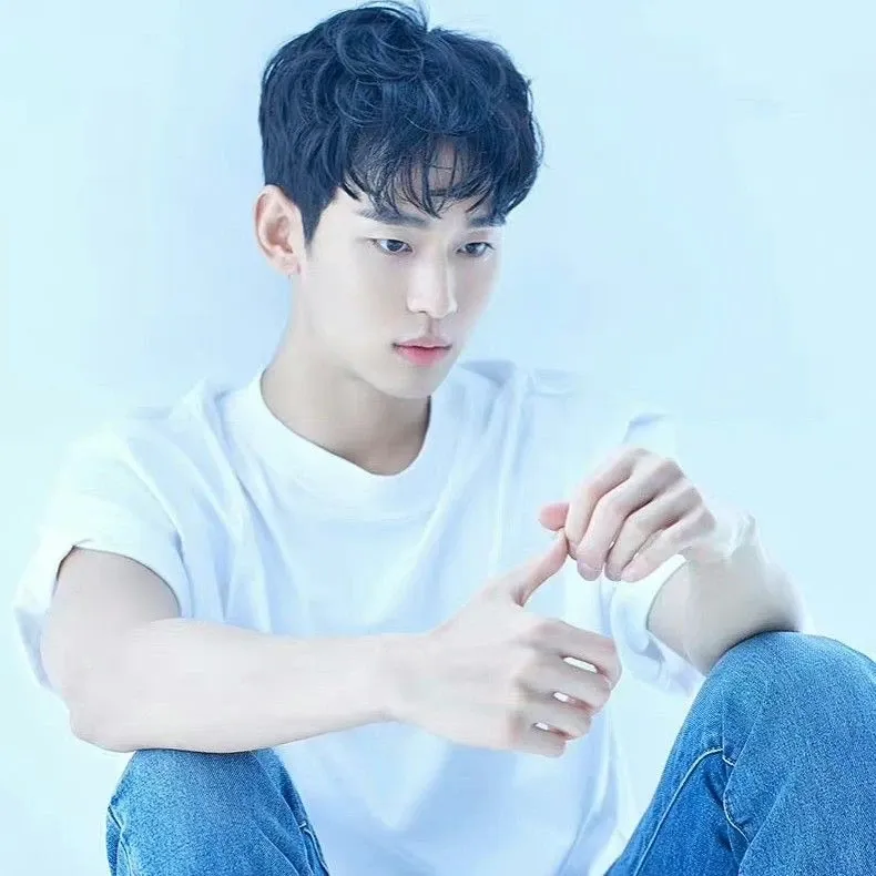 Behind-the-scenes cut of Kim Soohyun