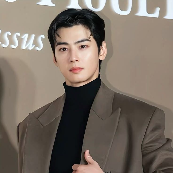 Recent activity shot of Cha Eunwoo