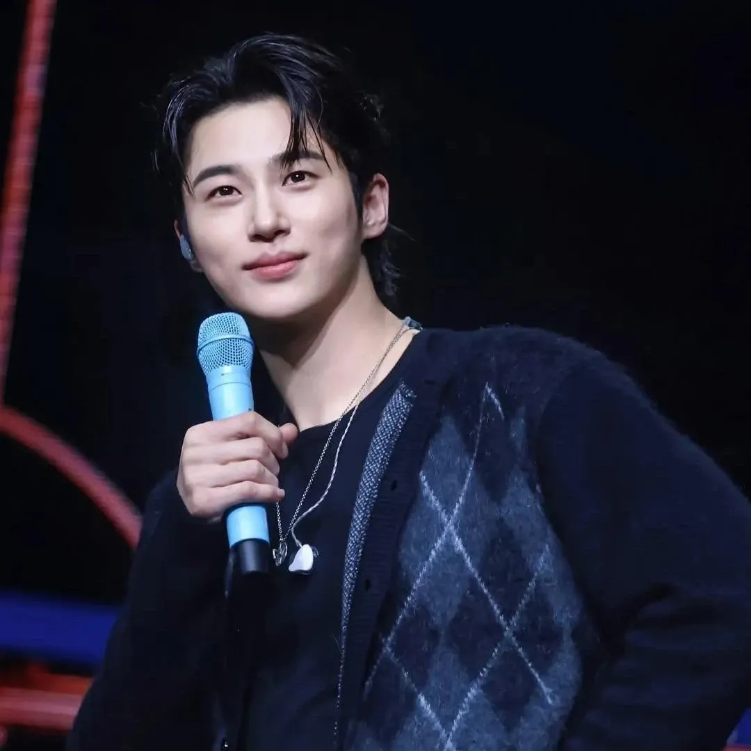 A moment captured by a fan of Byeon Wooseok