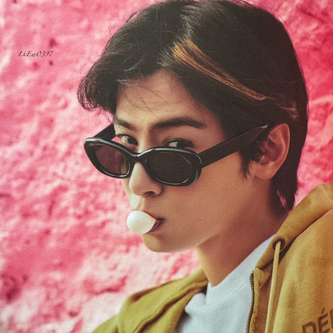 A moment captured by a fan of Cha Eunwoo