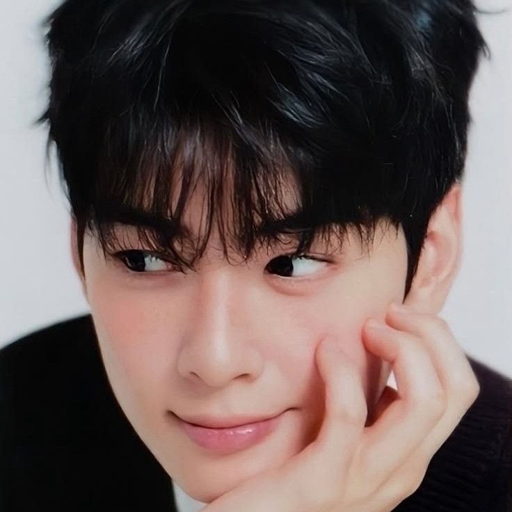 Recent activity shot of Cha Eunwoo