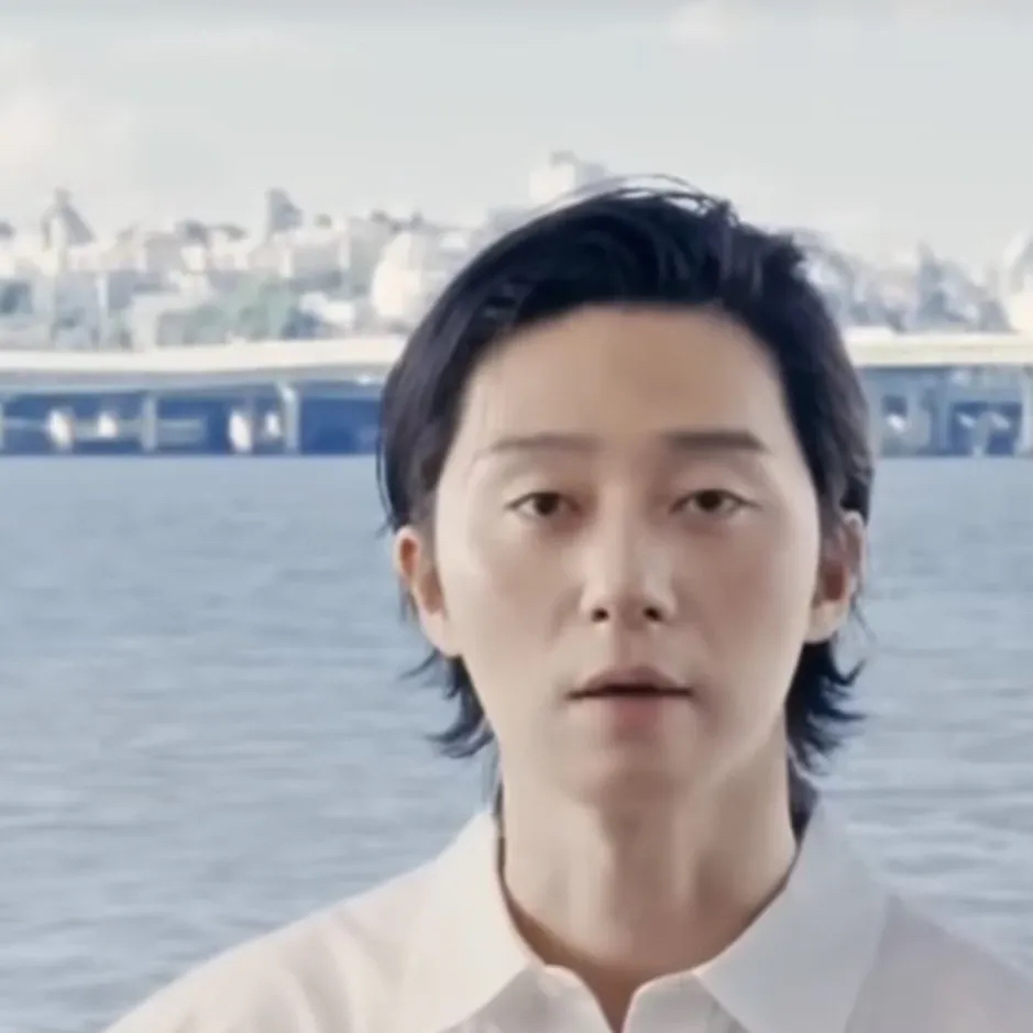 Recent activity shot of Park Seojoon