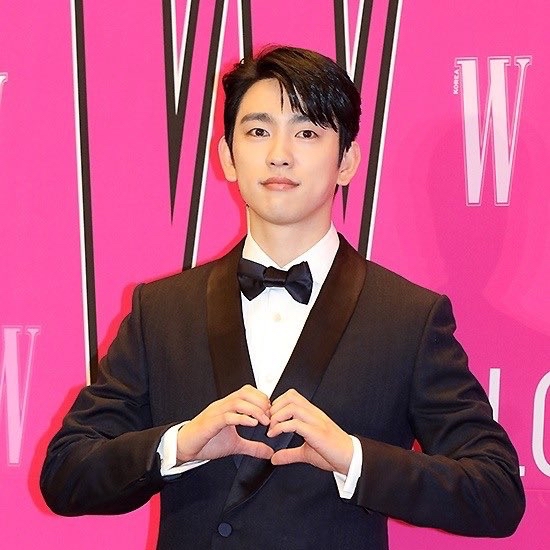 粉丝拍下的朴珍荣瞬间