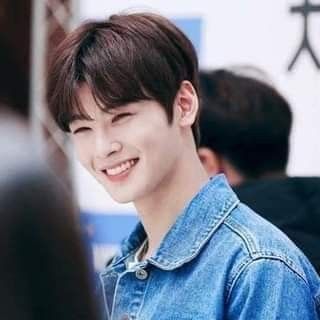 Cuplikan di balik layar dari Cha Eunwoo